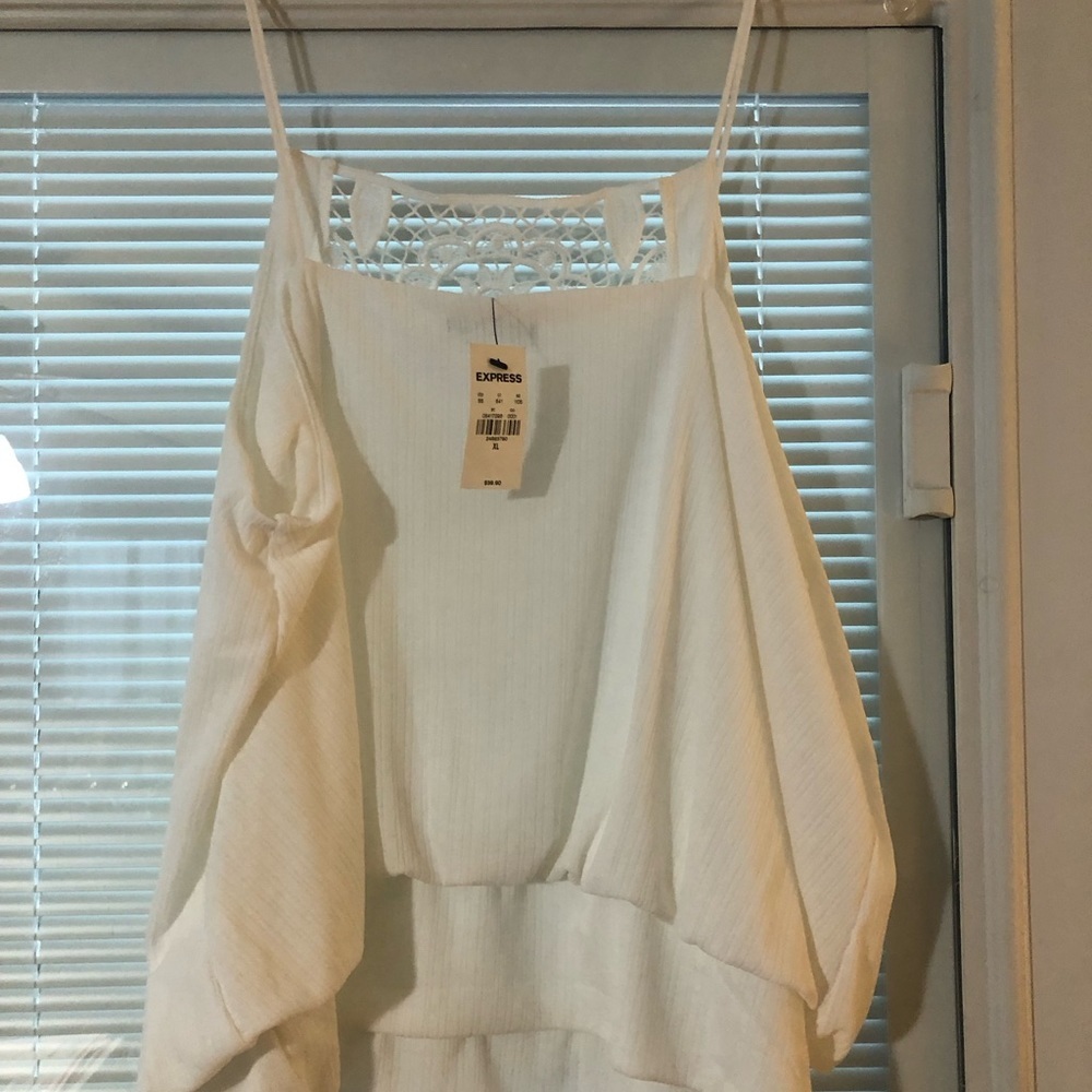 Express Top NWT - Picture 3 of 6